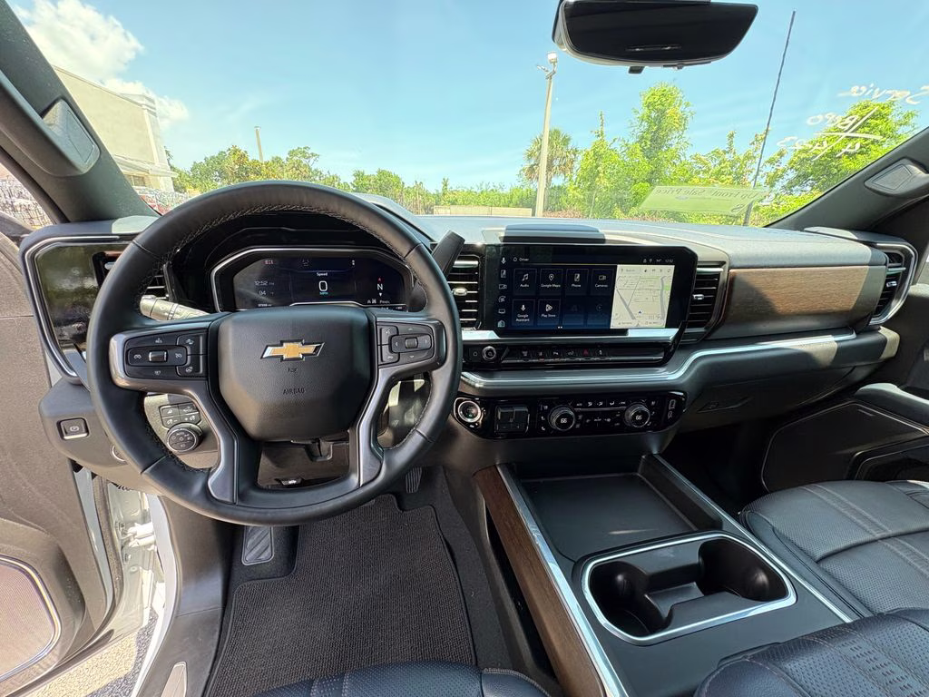 2024 Summit White Chevrolet Silverado 3500HD High Country 4X4 Truck