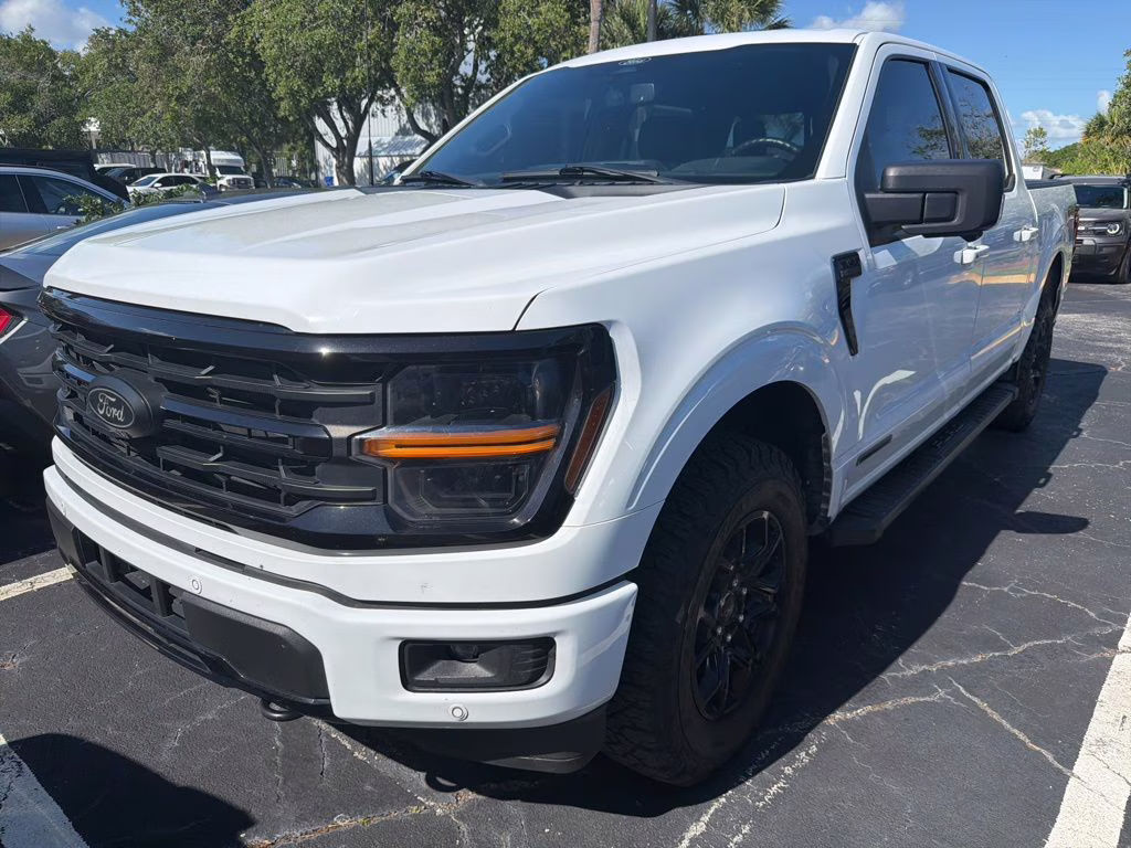 2024 Oxford White Ford F-150 XLT 4X4 Truck