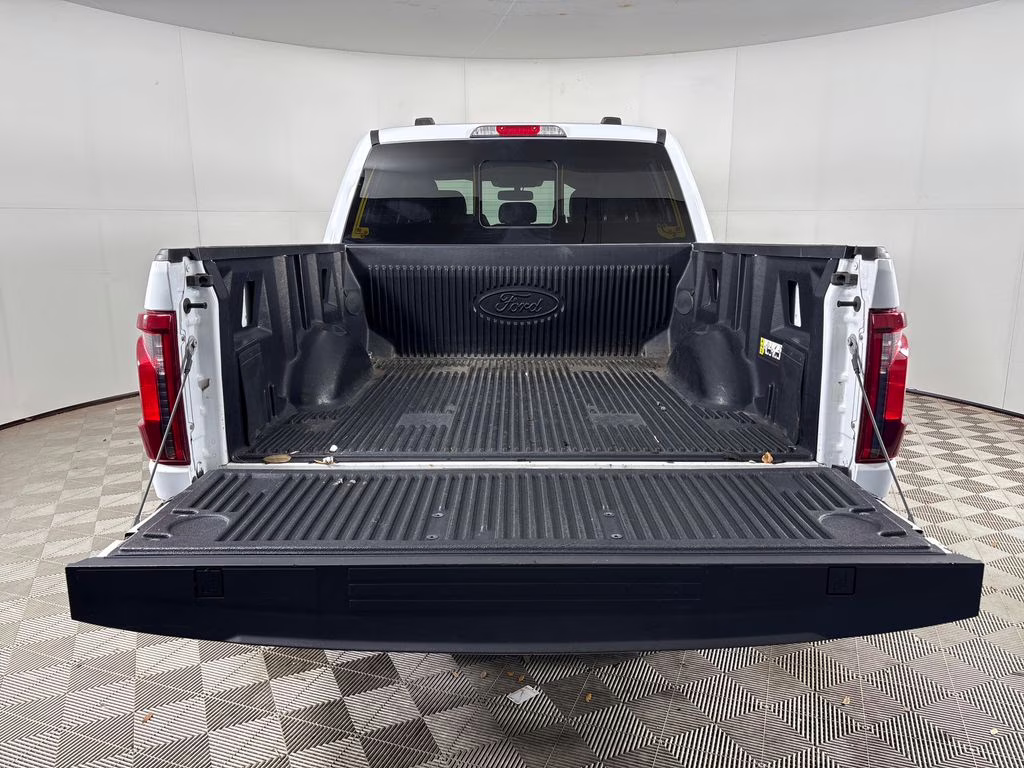 2024 Oxford White Ford F-150 XLT 4X4 Truck