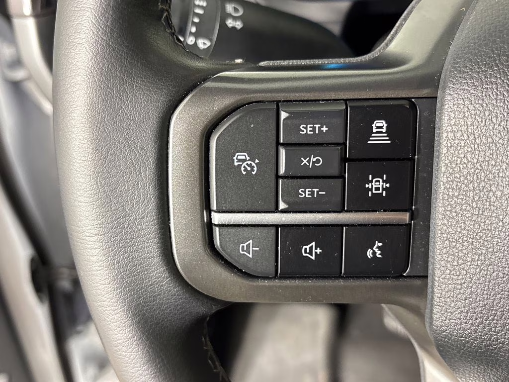 2024 Oxford White Ford F-150 XLT 4X4 Truck