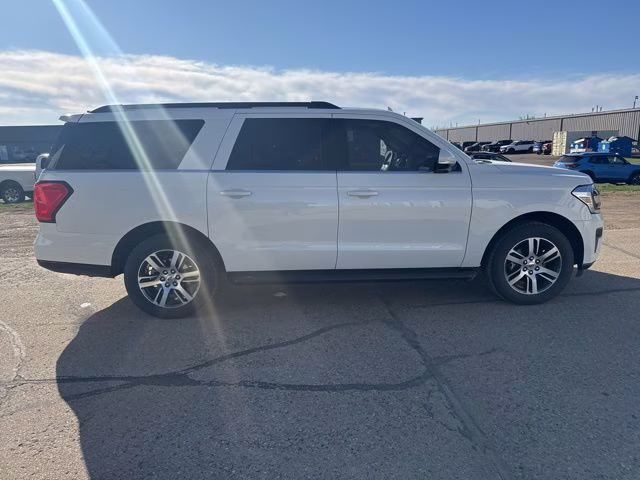 2024 White Metallic Ford Expedition Max XLT 4X4 SUV