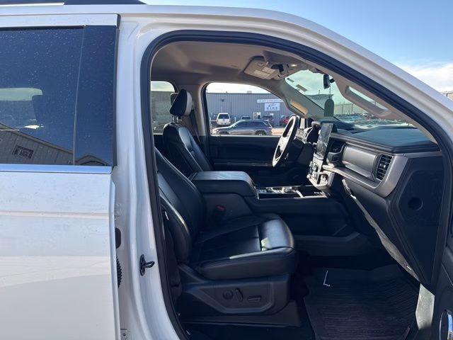 2024 White Metallic Ford Expedition Max XLT 4X4 SUV