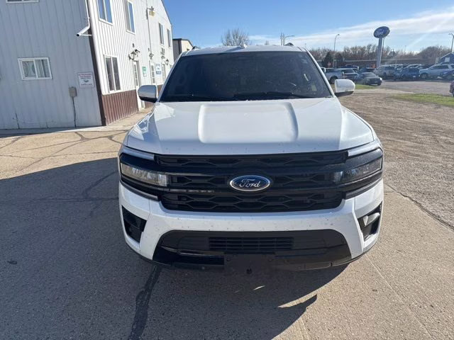 2024 White Metallic Ford Expedition Max XLT 4X4 SUV