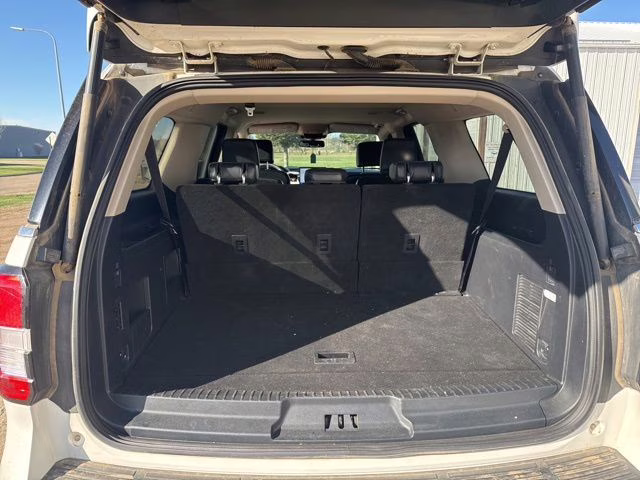 2024 White Metallic Ford Expedition Max XLT 4X4 SUV