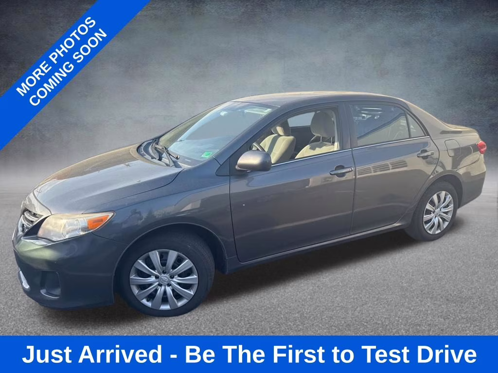 2013 Gray Toyota Corolla LE FWD Sedan