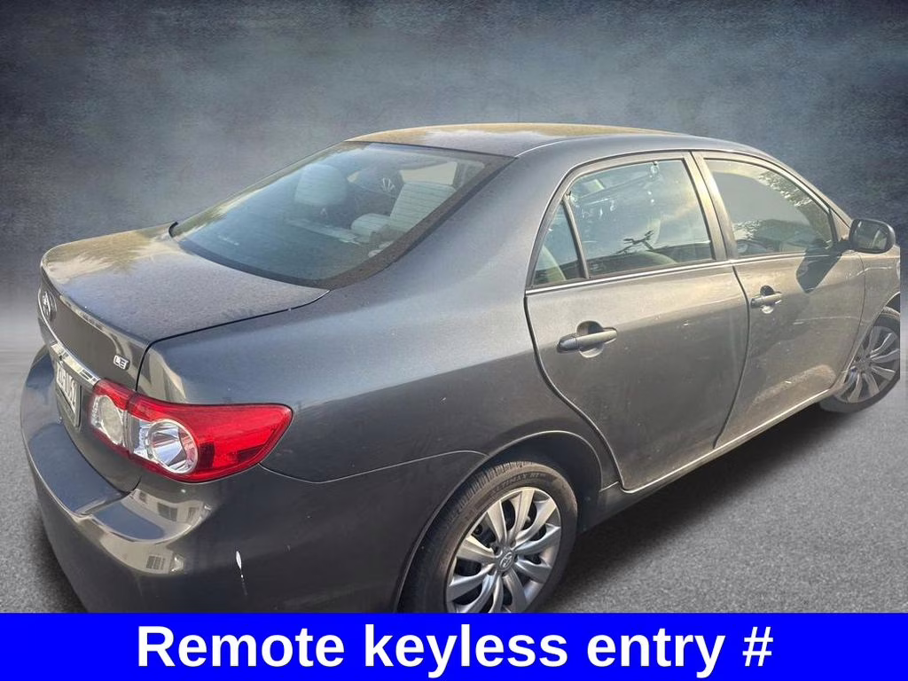 2013 Gray Toyota Corolla LE FWD Sedan