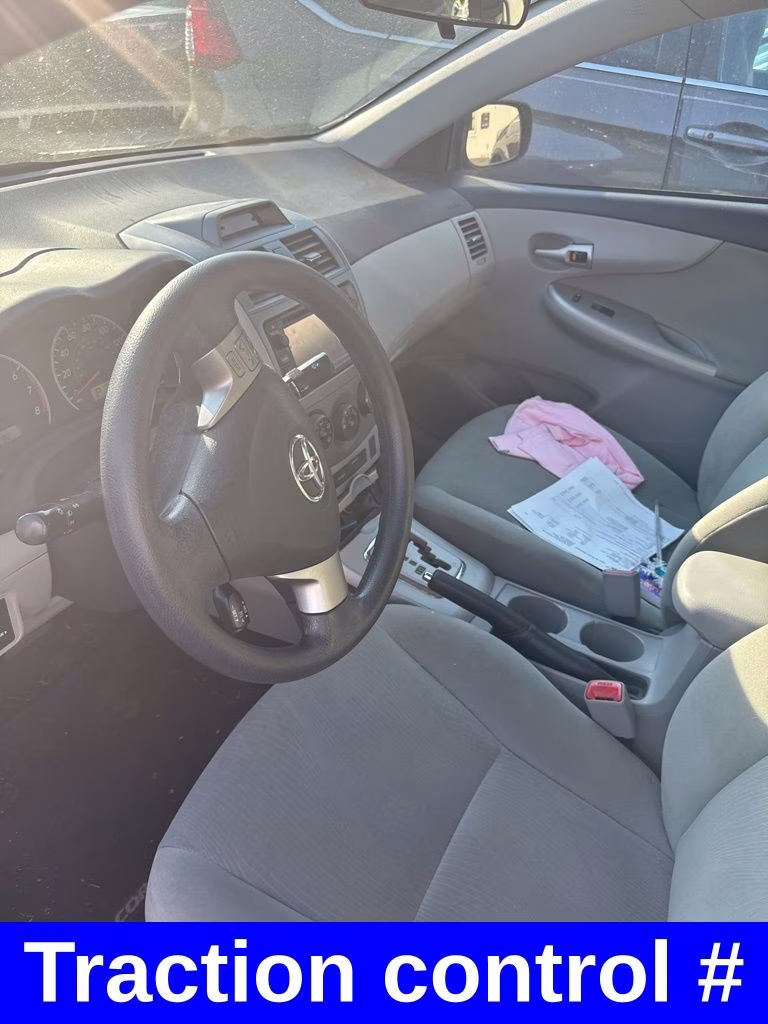 2013 Gray Toyota Corolla LE FWD Sedan