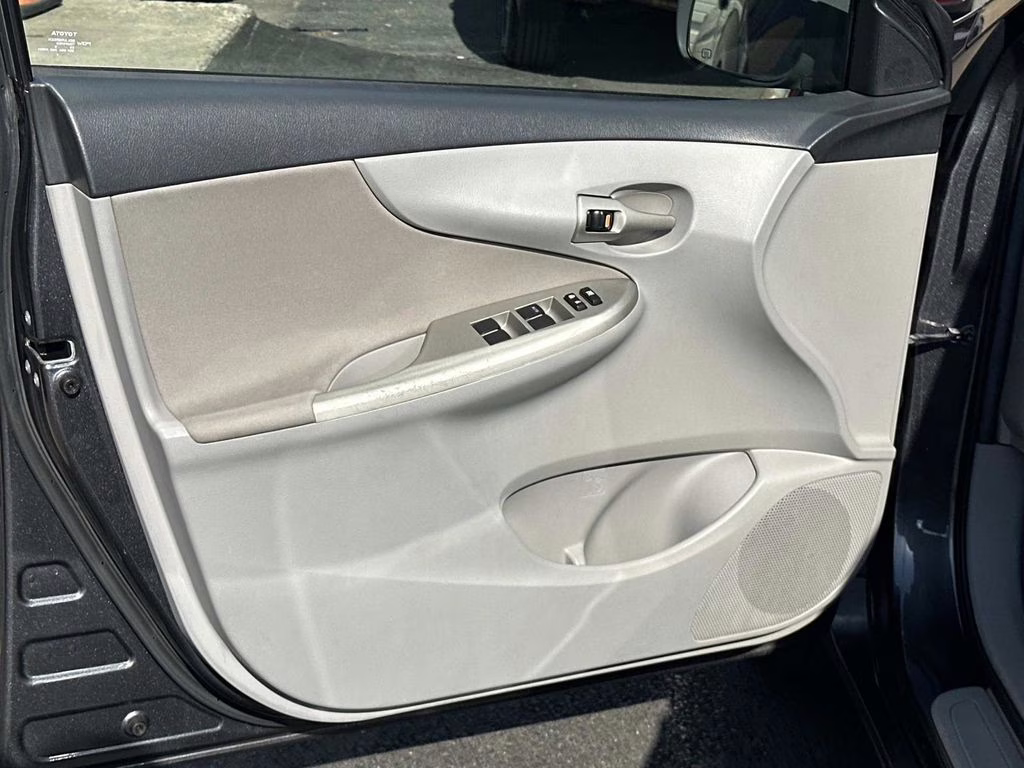 2013 Magnetic Gray Metallic Toyota Corolla LE FWD Sedan