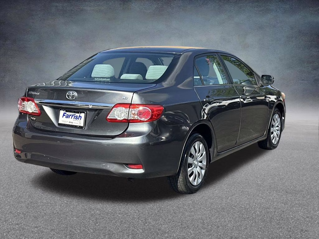2013 Magnetic Gray Metallic Toyota Corolla LE FWD Sedan