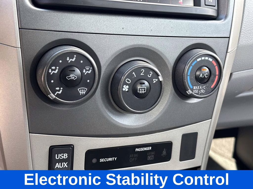 2013 Magnetic Gray Metallic Toyota Corolla LE FWD Sedan