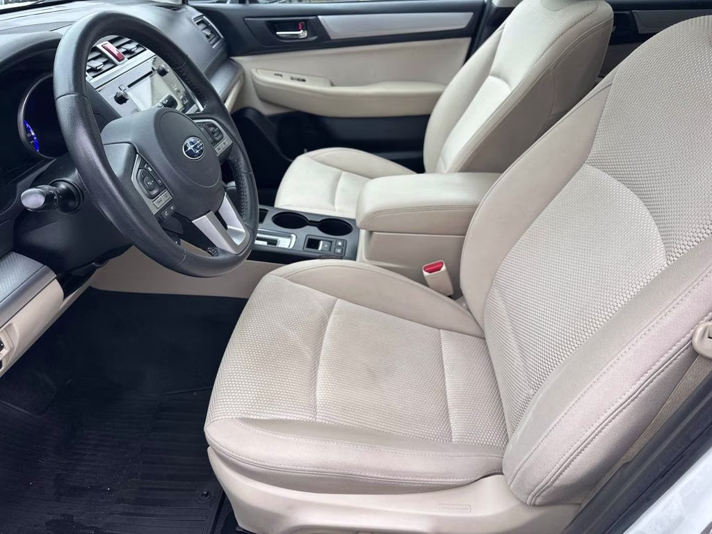 2017 Crystal White Pearl Subaru Outback 2.5i Premium AWD SUV