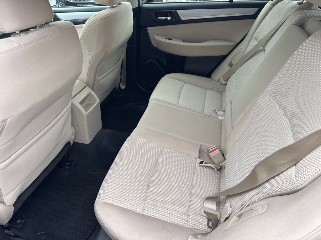 2017 Crystal White Pearl Subaru Outback 2.5i Premium AWD SUV