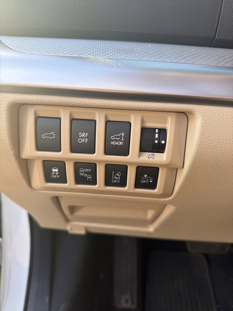 2017 Crystal White Pearl Subaru Outback 2.5i Premium AWD SUV