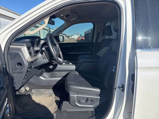 2024 White Metallic Ford Expedition Max XLT 4X4 SUV