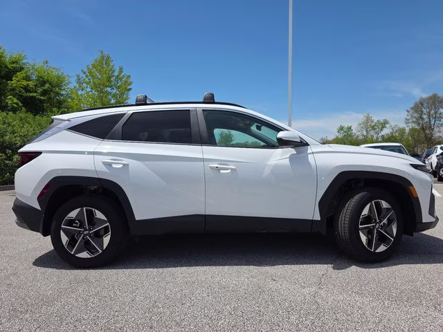 2026 White Pearl Hyundai Tucson SEL AWD SUV