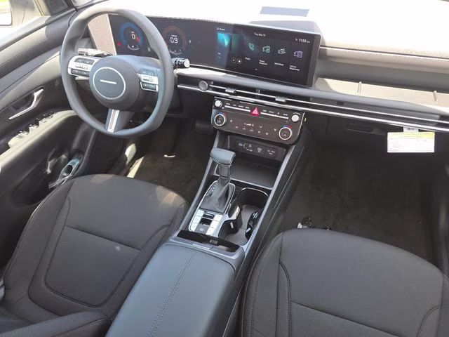 2026 White Pearl Hyundai Tucson SEL AWD SUV