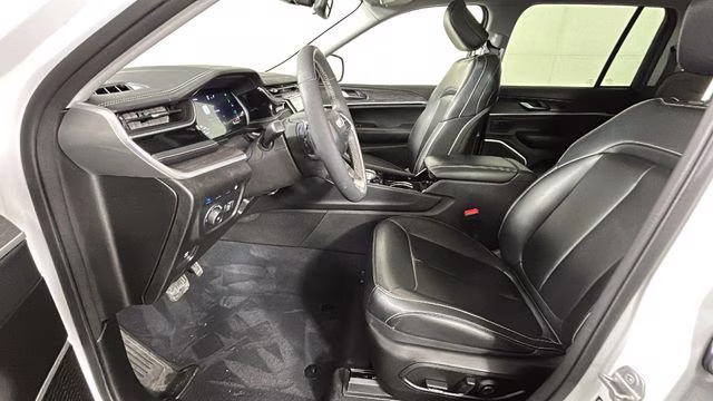 2023 Bright White Clearcoat Jeep Grand Cherokee 4xe 4X4 SUV