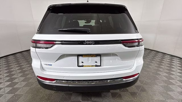 2023 Bright White Clearcoat Jeep Grand Cherokee 4xe 4X4 SUV