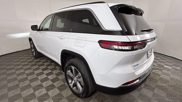 2023 Bright White Clearcoat Jeep Grand Cherokee 4xe 4X4 SUV