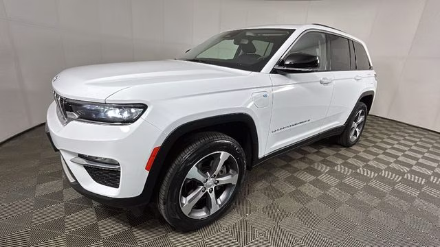 2023 Bright White Clearcoat Jeep Grand Cherokee 4xe 4X4 SUV