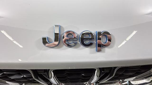 2023 Bright White Clearcoat Jeep Grand Cherokee 4xe 4X4 SUV