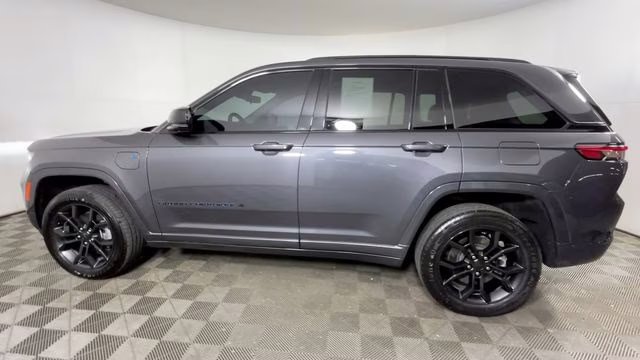 2024 Baltic Gray Metallic Clearcoat Jeep Grand Cherokee 4xe 4X4 SUV