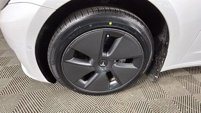 2021 Pearl White Multi-Coat Tesla Model 3 Standard Range Plus RWD Sedan
