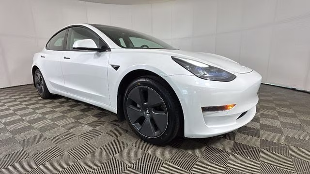 2021 Pearl White Multi-Coat Tesla Model 3 Standard Range Plus RWD Sedan