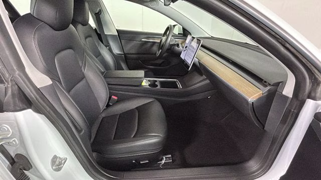 2021 Pearl White Multi-Coat Tesla Model 3 Standard Range Plus RWD Sedan
