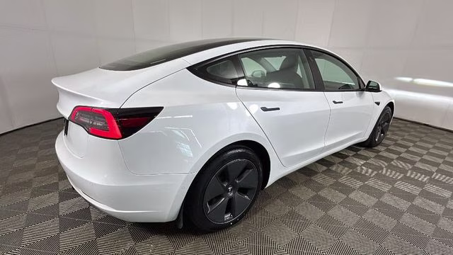 2021 Pearl White Multi-Coat Tesla Model 3 Standard Range Plus RWD Sedan