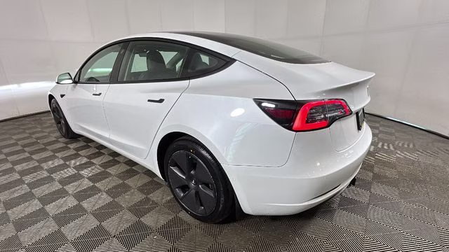 2021 Pearl White Multi-Coat Tesla Model 3 Standard Range Plus RWD Sedan