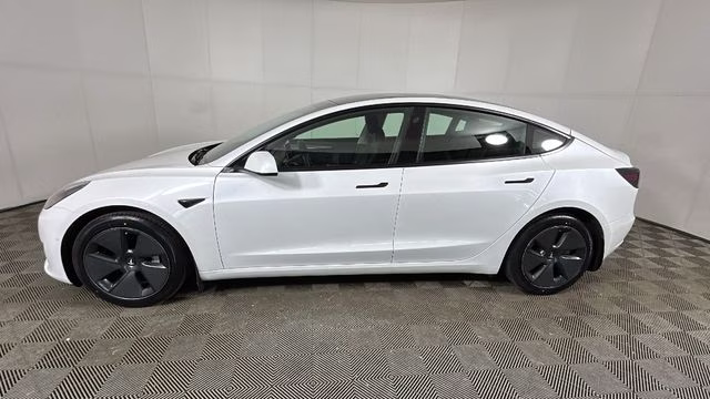 2021 Pearl White Multi-Coat Tesla Model 3 Standard Range Plus RWD Sedan
