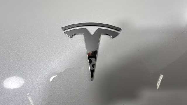 2021 Pearl White Multi-Coat Tesla Model 3 Standard Range Plus RWD Sedan