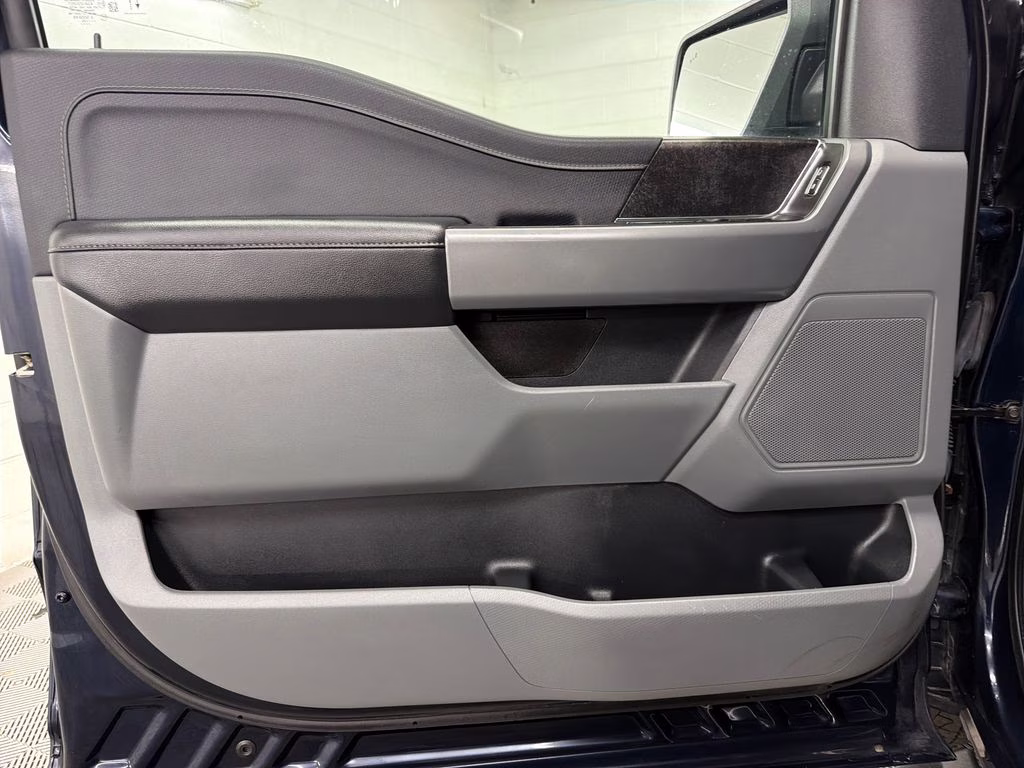 2023 Antimatter Blue Metallic Ford F-150 XLT 4X4 Truck