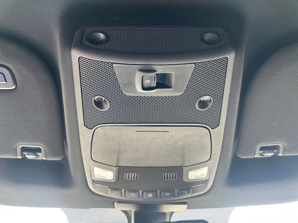 2015 White Platinum Clearcoat Metallic Ford F-150 Platinum 4X4 Truck