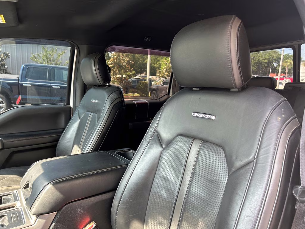 2015 White Platinum Clearcoat Metallic Ford F-150 Platinum 4X4 Truck