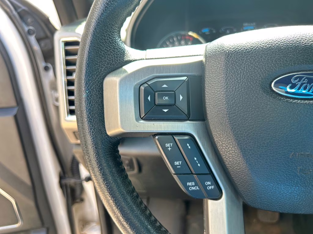 2015 White Platinum Clearcoat Metallic Ford F-150 Platinum 4X4 Truck