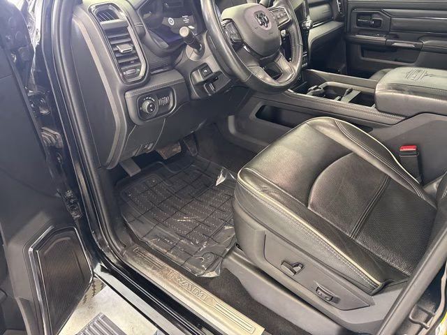 2023 Diamond Black Crystal Pearlcoat Ram 3500 Limited 4X4 Truck