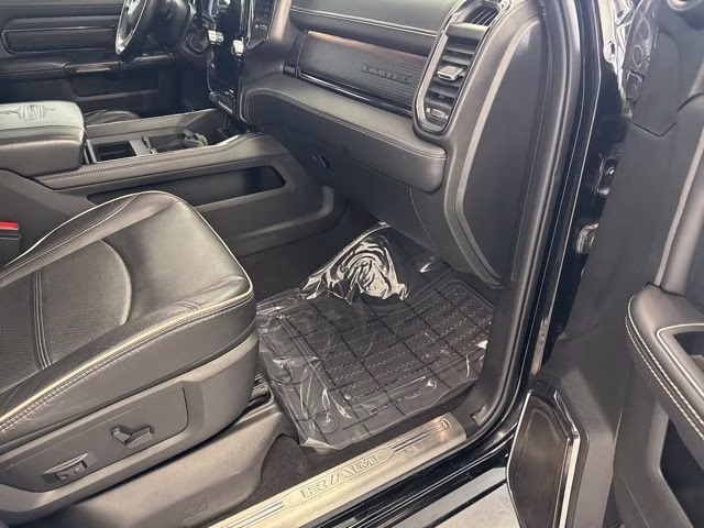2023 Diamond Black Crystal Pearlcoat Ram 3500 Limited 4X4 Truck
