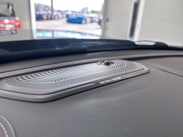 2023 Diamond Black Crystal Pearlcoat Ram 3500 Limited 4X4 Truck