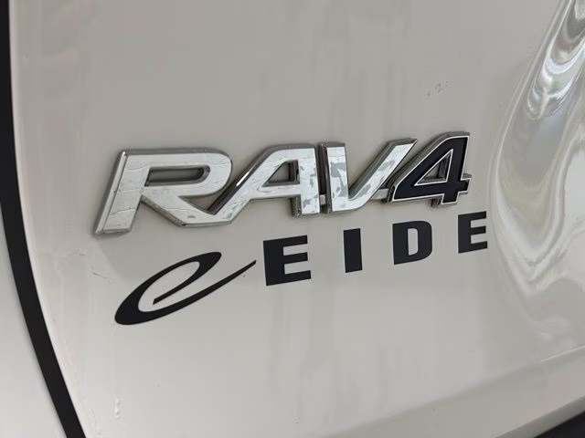2025 Ice Cap Toyota RAV4 XLE AWD SUV