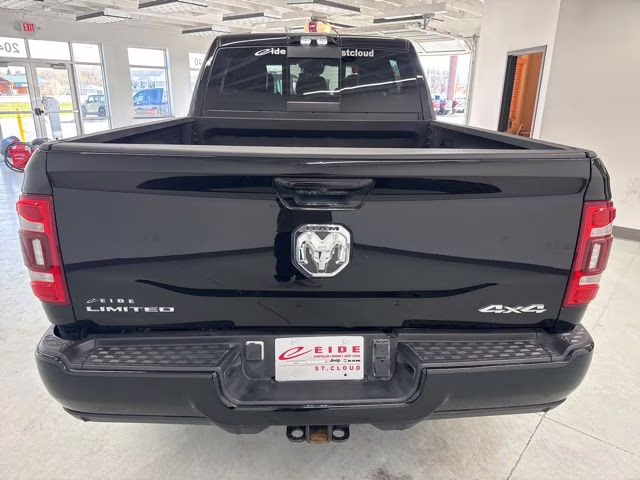 2023 Diamond Black Crystal Pearlcoat Ram 3500 Limited 4X4 Truck