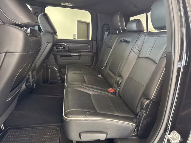2023 Diamond Black Crystal Pearlcoat Ram 3500 Limited 4X4 Truck