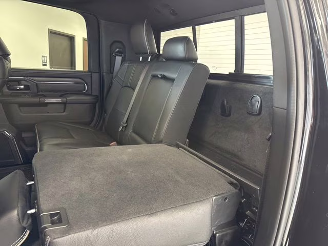 2023 Diamond Black Crystal Pearlcoat Ram 3500 Limited 4X4 Truck