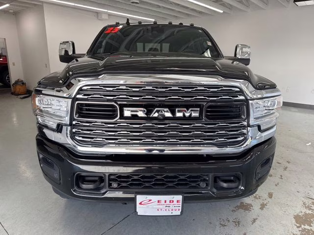 2023 Diamond Black Crystal Pearlcoat Ram 3500 Limited 4X4 Truck