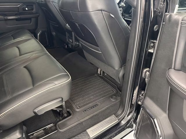 2023 Diamond Black Crystal Pearlcoat Ram 3500 Limited 4X4 Truck