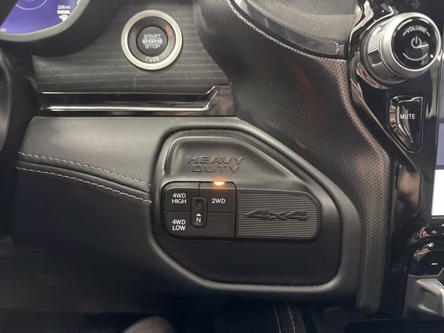 2023 Diamond Black Crystal Pearlcoat Ram 3500 Limited 4X4 Truck
