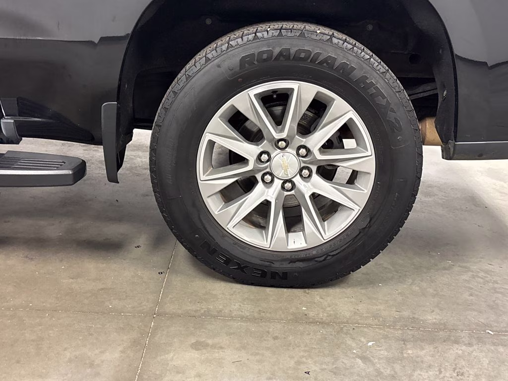 2021 Black Chevrolet Silverado 1500 High Country 4X4 Truck