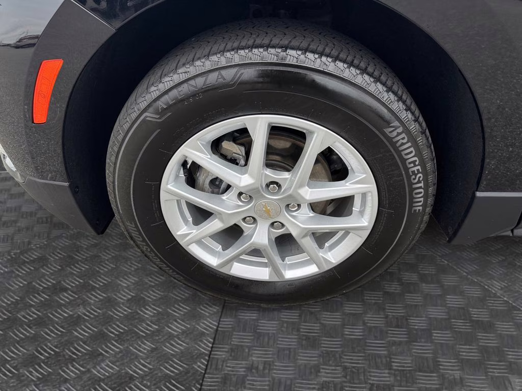 2024 Mosaic Black Metallic Chevrolet Equinox LT AWD SUV
