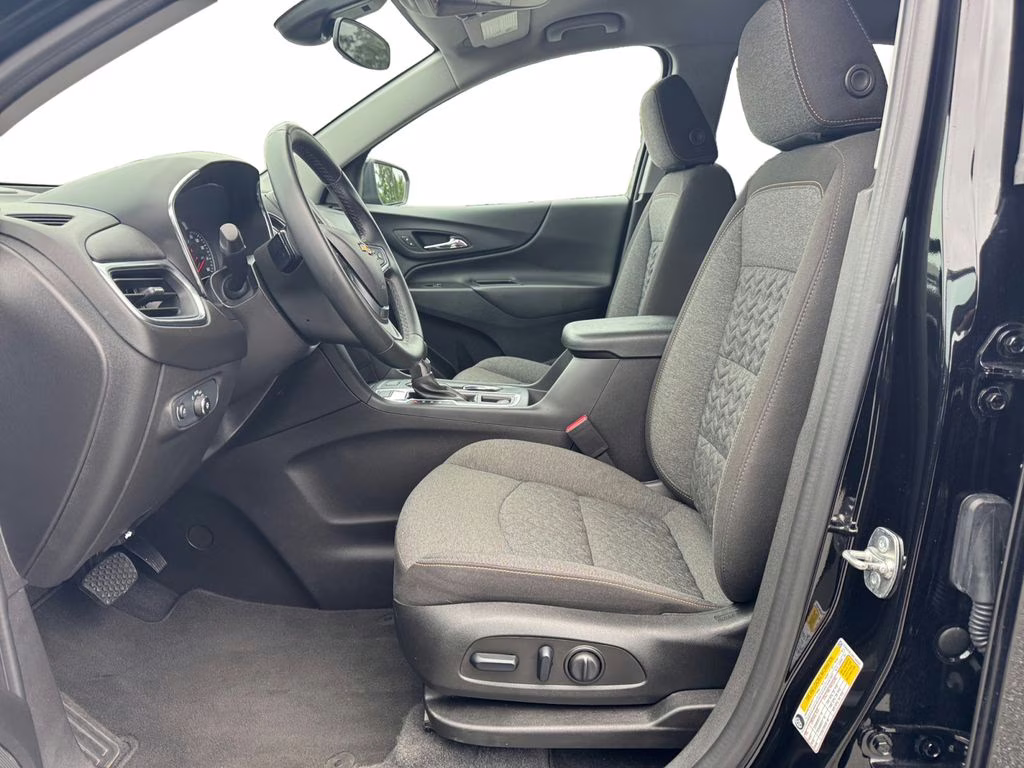 2024 Mosaic Black Metallic Chevrolet Equinox LT AWD SUV